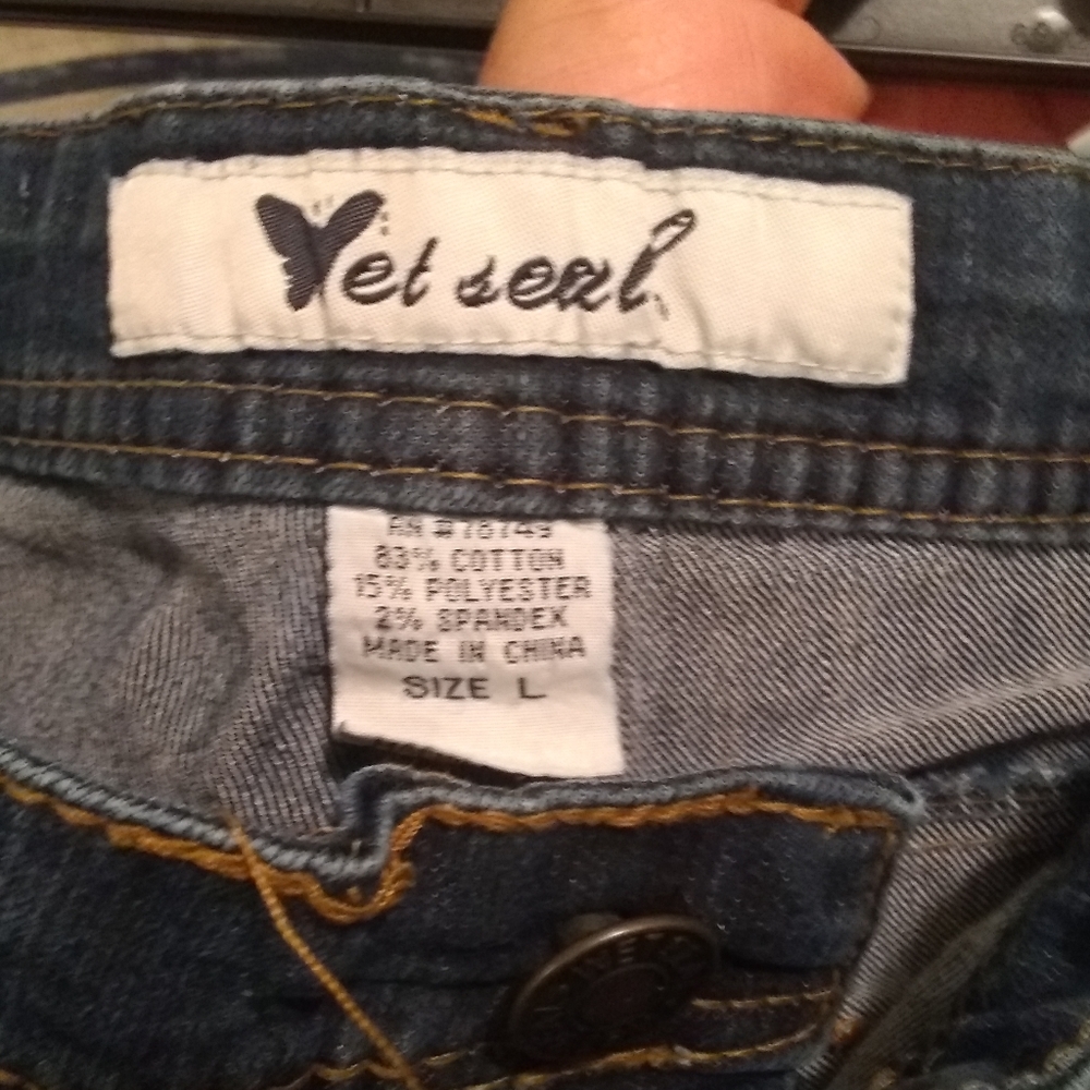 Jeans - Picture 2 of 3
